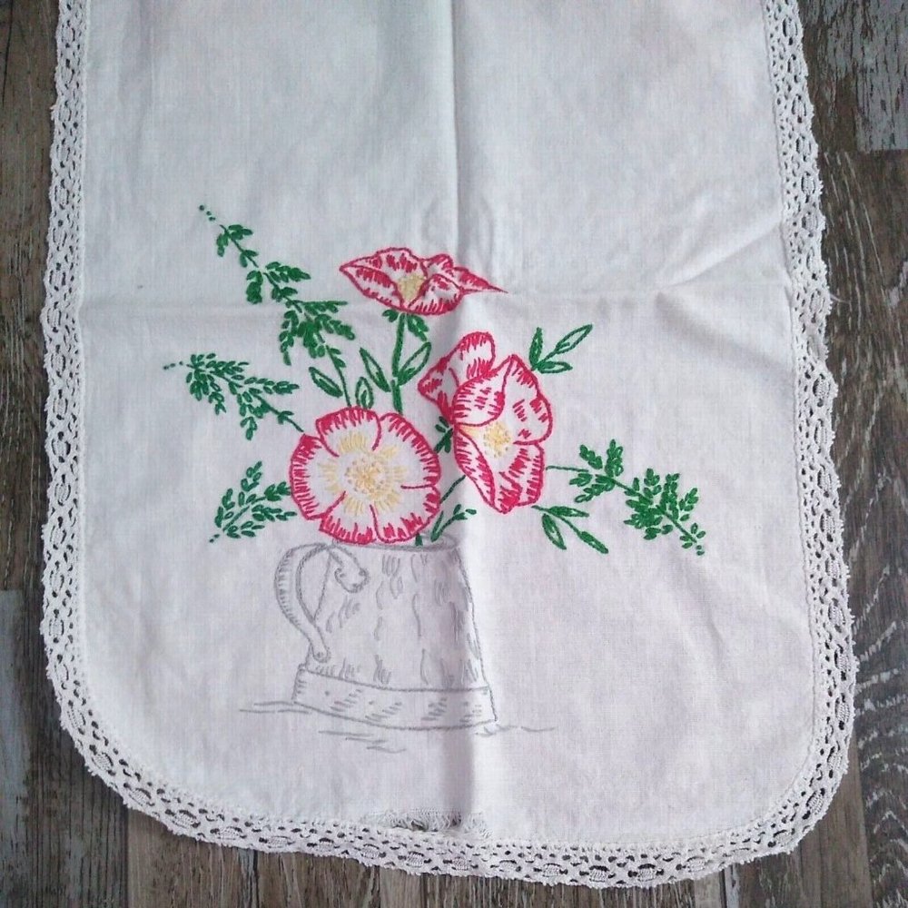 VTG Embroidered Table Runner Dresser Scarf Flowers In Pitcher Cottage Country